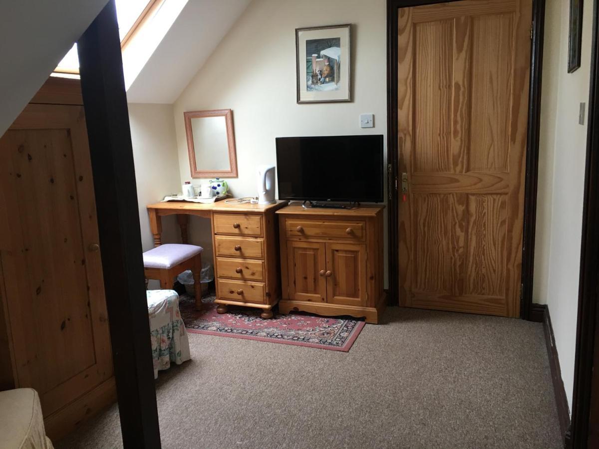 Grove Farm B&B Леминстер Экстерьер фото