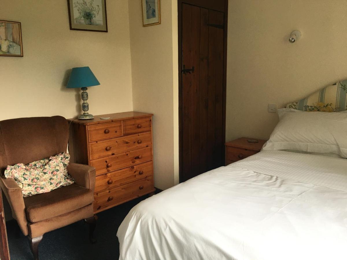 Grove Farm B&B Леминстер Экстерьер фото